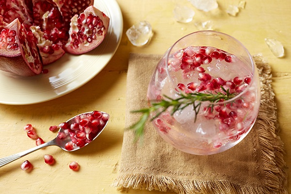 Gin Fizz with Pomegranate